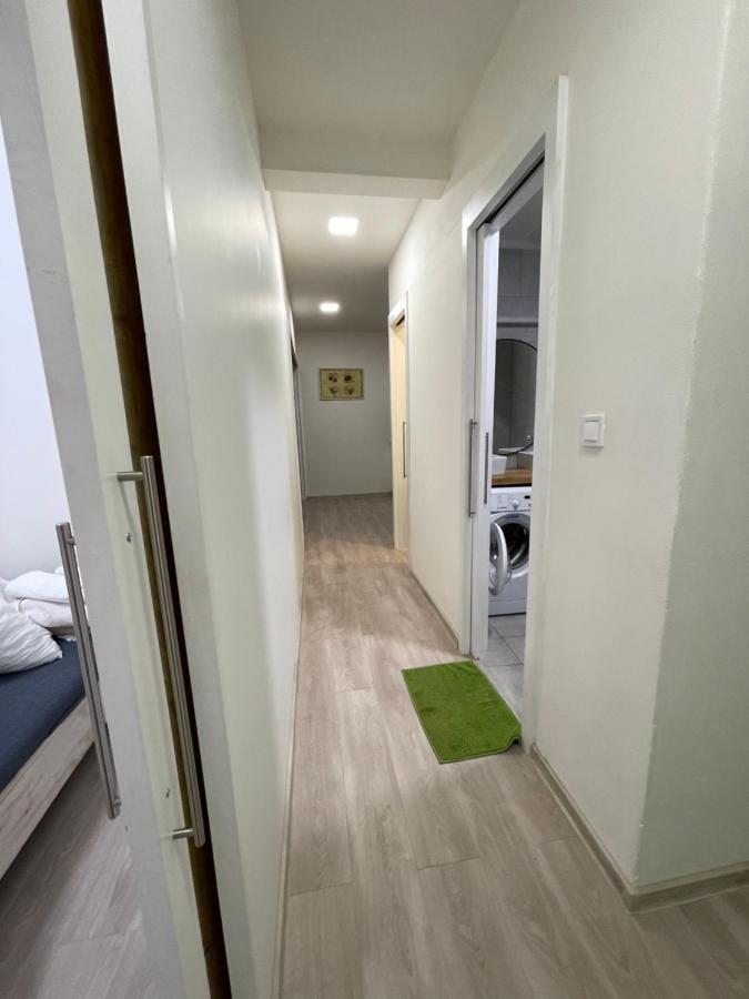 Red&Black Apartment City Centr, Na Hradbach 118 Οστράβα Εξωτερικό φωτογραφία