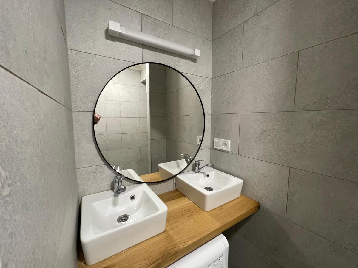 Red&Black Apartment City Centr, Na Hradbach 118 Οστράβα Εξωτερικό φωτογραφία