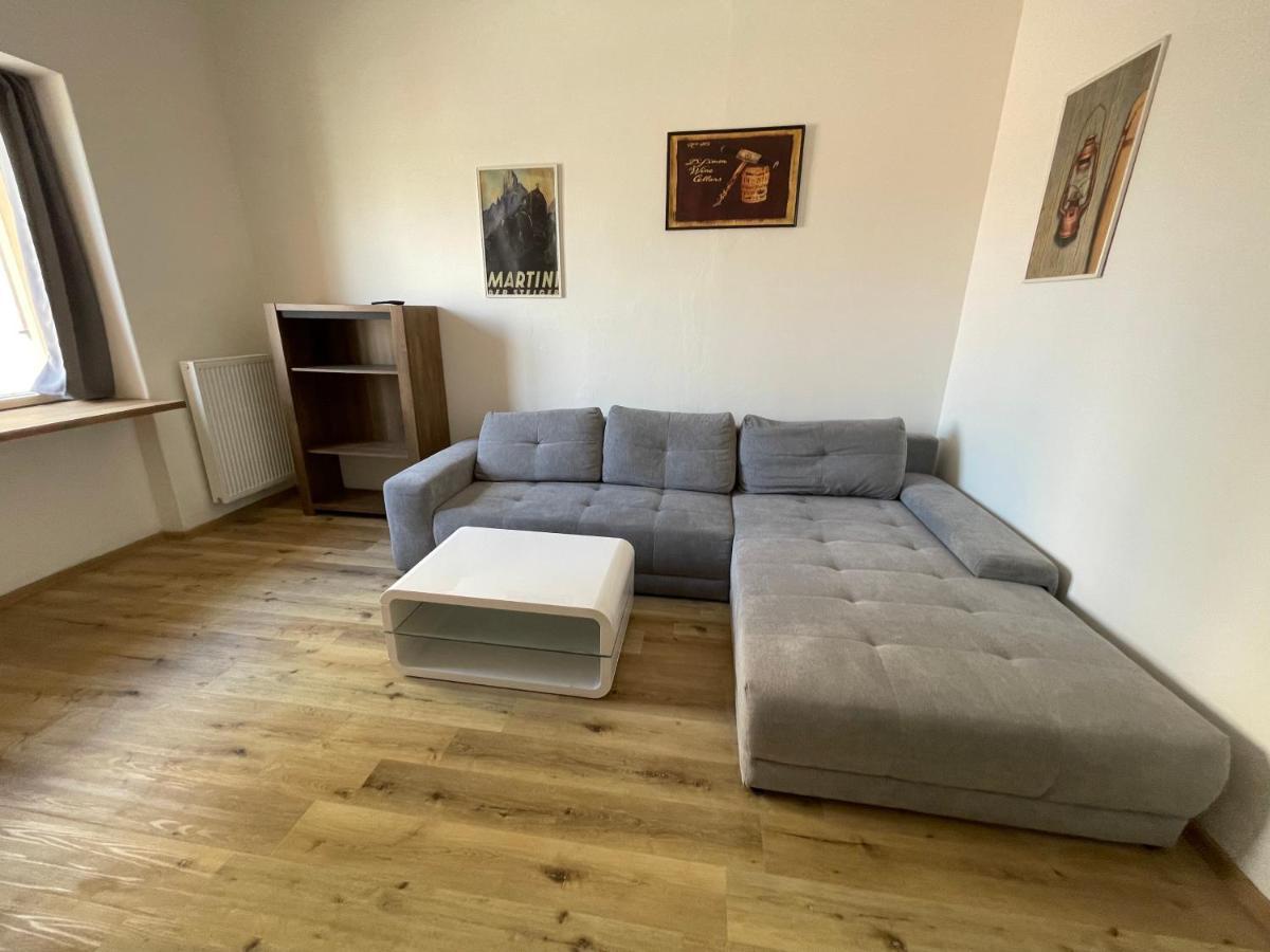 Red&Black Apartment City Centr, Na Hradbach 118 Οστράβα Εξωτερικό φωτογραφία