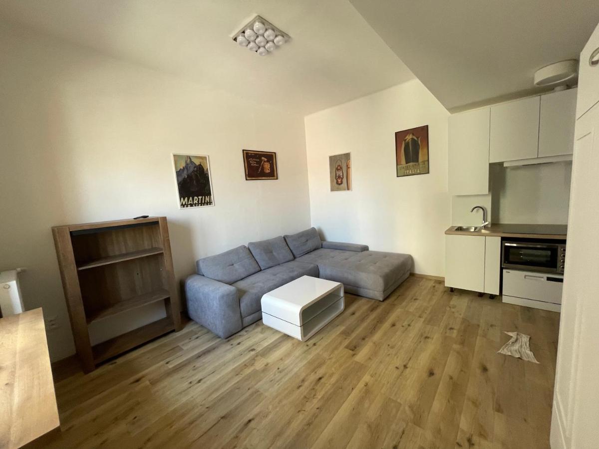 Red&Black Apartment City Centr, Na Hradbach 118 Οστράβα Εξωτερικό φωτογραφία