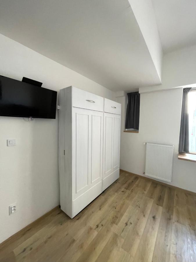 Red&Black Apartment City Centr, Na Hradbach 118 Οστράβα Εξωτερικό φωτογραφία
