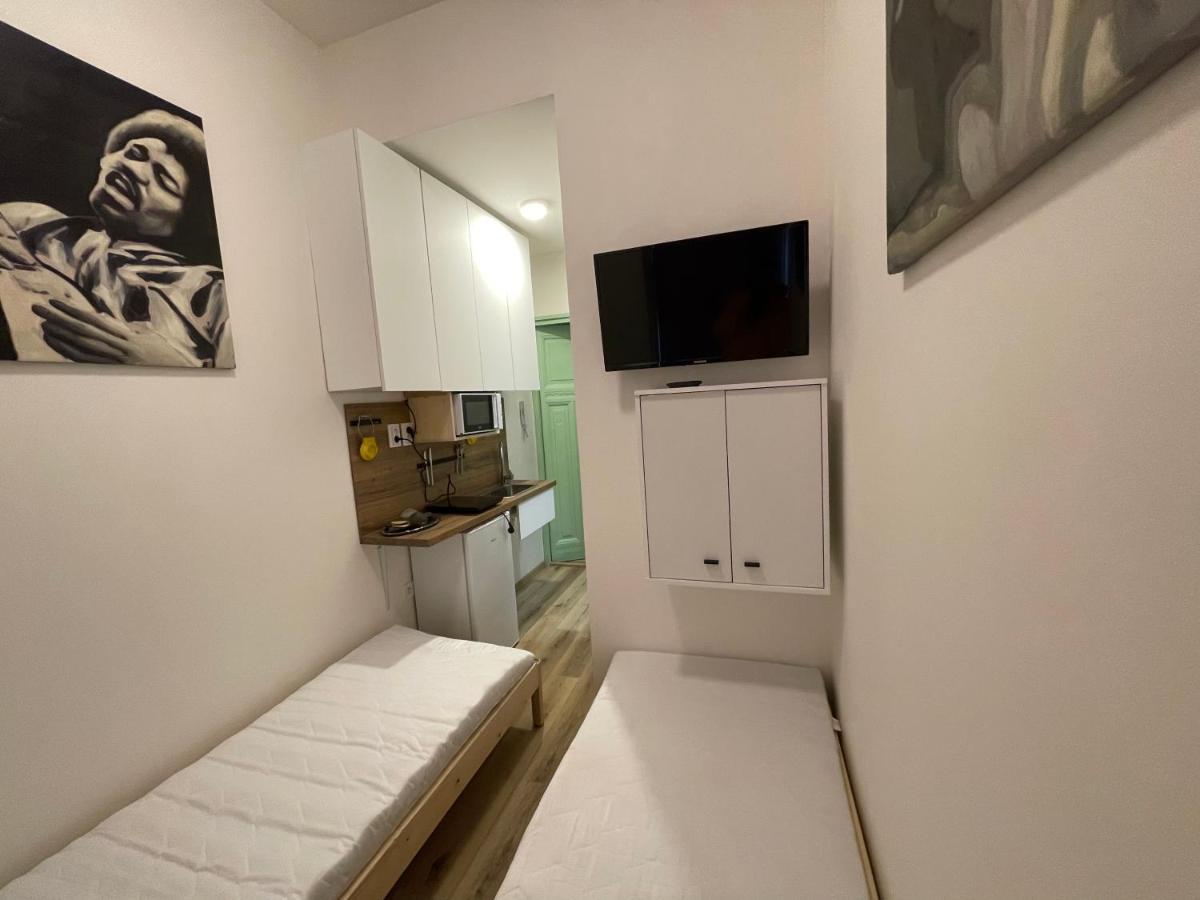 Red&Black Apartment City Centr, Na Hradbach 118 Οστράβα Εξωτερικό φωτογραφία