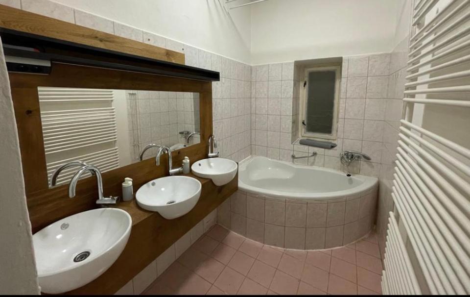 Red&Black Apartment City Centr, Na Hradbach 118 Οστράβα Εξωτερικό φωτογραφία