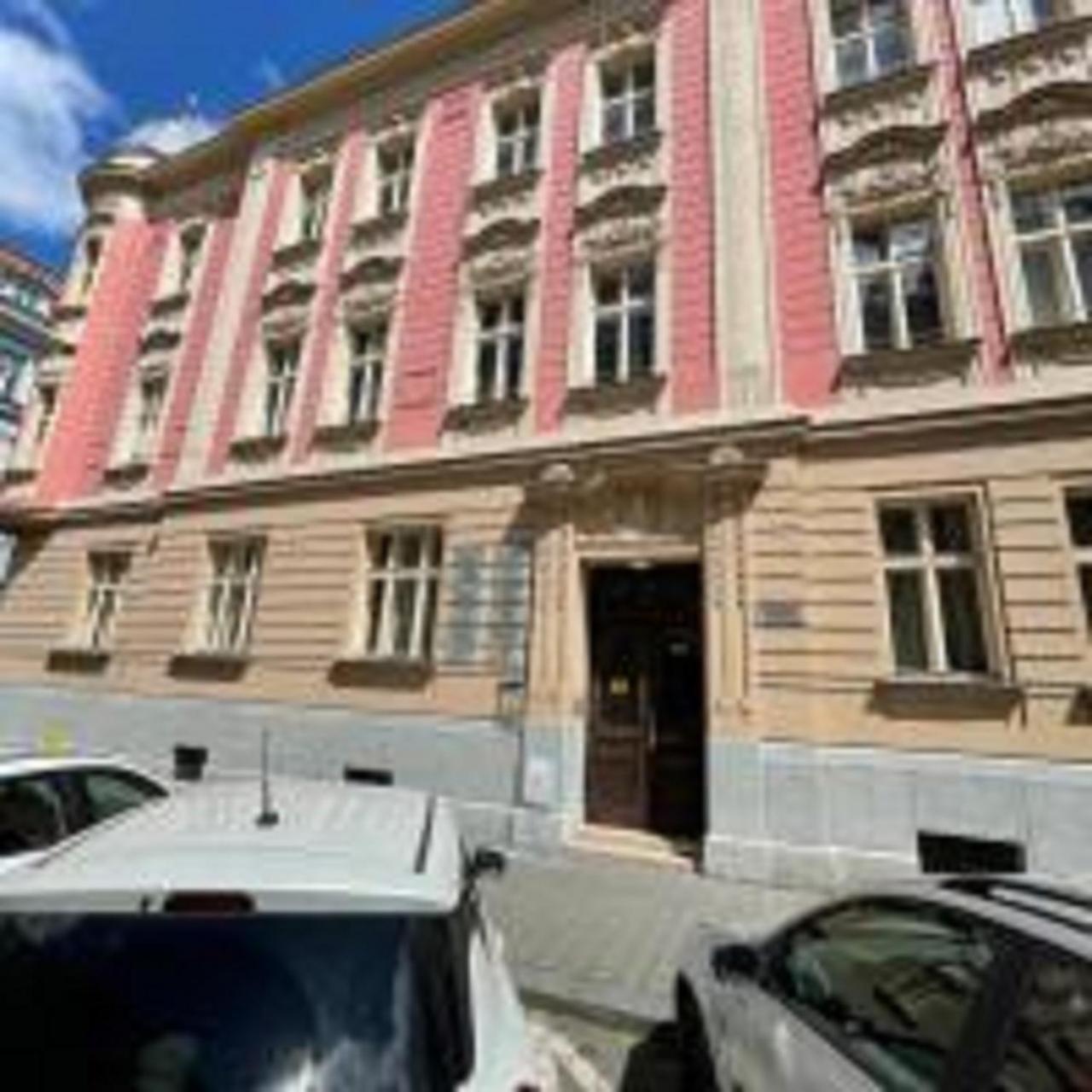 Red&Black Apartment City Centr, Na Hradbach 118 Οστράβα Εξωτερικό φωτογραφία